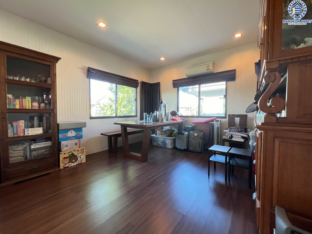 *****บ้านเดี่ยวมือสอง โครงการ สราญสิริ ติวานนท์-แจ้งวัฒนะ เนื้อที่ 58 ตร.ว. ฟังก์ชัน 3 ห้องนอน 3 ห้องน้ำ 2 ที่จอดรถ เจ้าของเดิมดูแลดีมาก ภายในพร้อมอยู่ โครงการบนทำเลใกล้เมือง เชื่อมต่อถนนแจ้งวัฒนะ ถนนติวานนท์ ใกล้จุดขึ้นทางด่วน "ศรีสมาน"